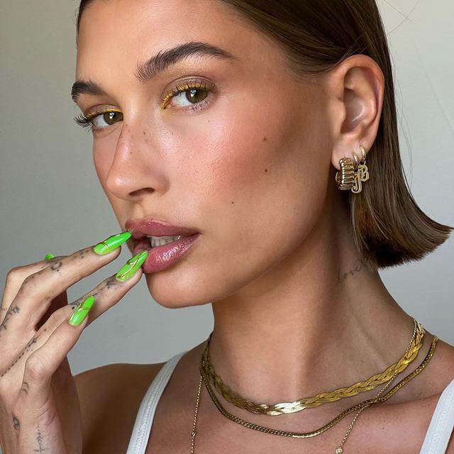 Glossy Red Lips & Coloured Eyeliner, The Best Beauty Looks From Coachella 2023